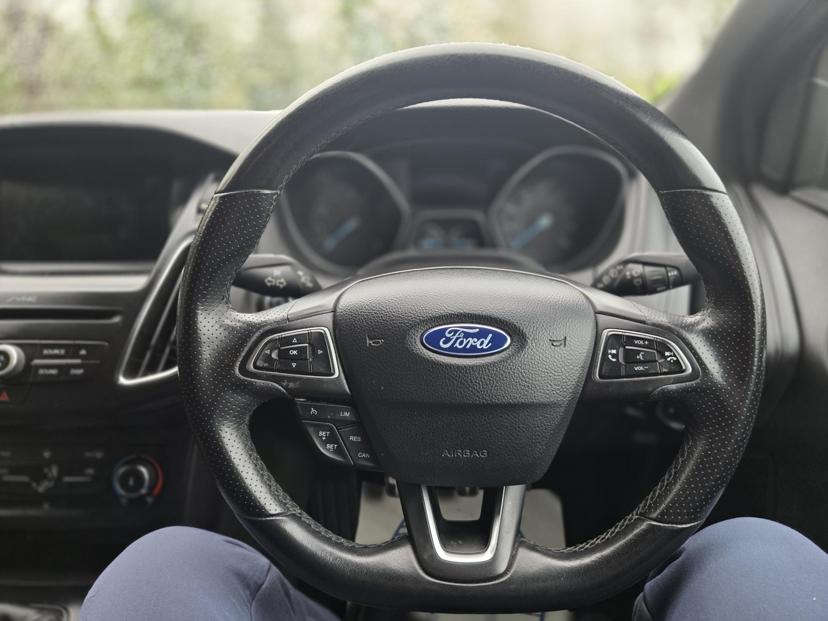 Ford Focus 1.0T EcoBoost ST-Line Hatchback 5dr Petrol Manual Euro 6 (s/s) (125 ps)