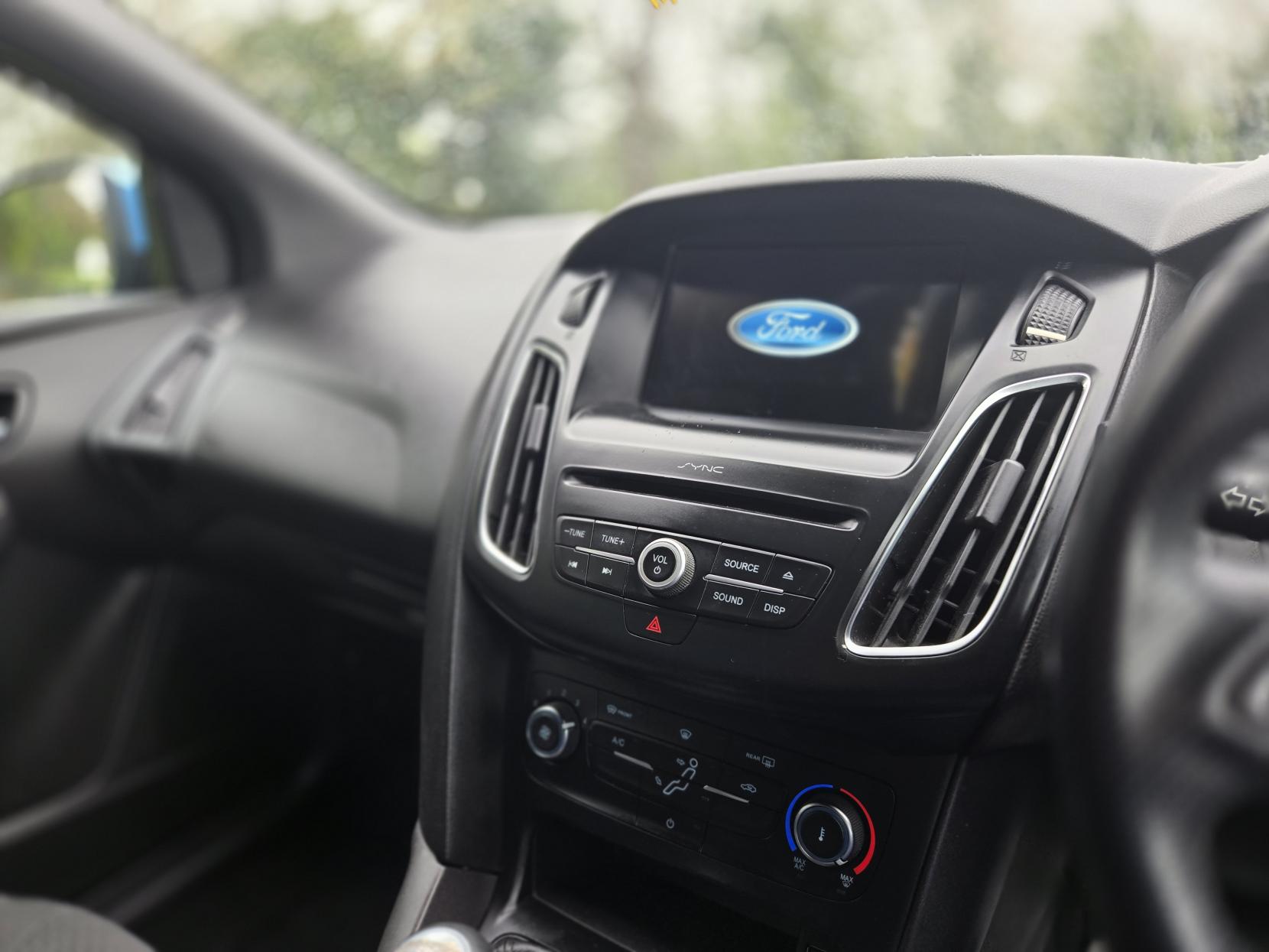 Ford Focus 1.0T EcoBoost ST-Line Hatchback 5dr Petrol Manual Euro 6 (s/s) (125 ps)