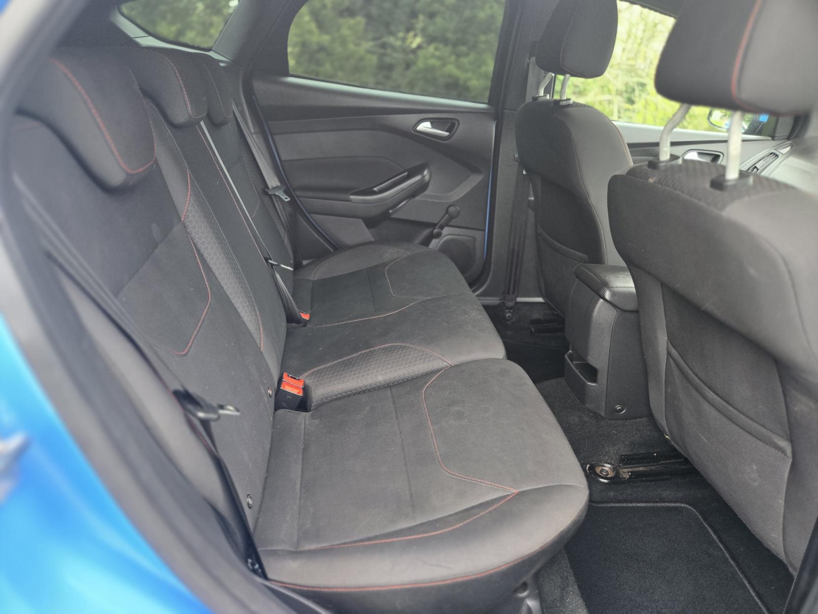 Ford Focus 1.0T EcoBoost ST-Line Hatchback 5dr Petrol Manual Euro 6 (s/s) (125 ps)