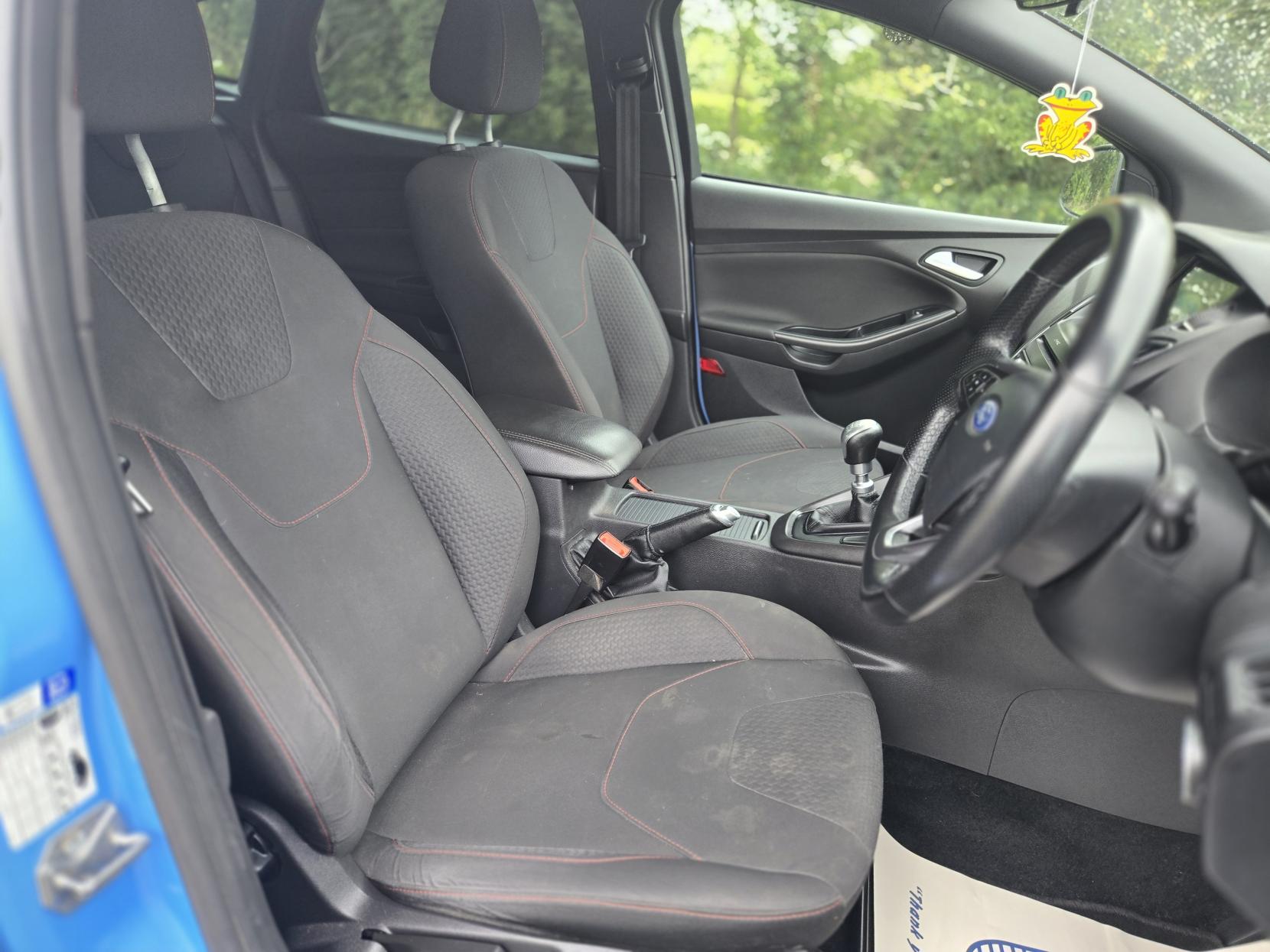 Ford Focus 1.0T EcoBoost ST-Line Hatchback 5dr Petrol Manual Euro 6 (s/s) (125 ps)