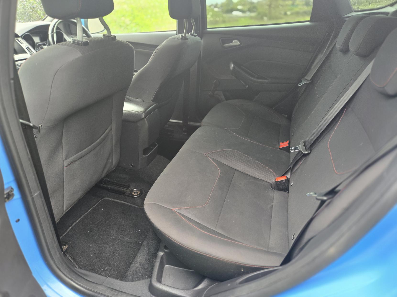 Ford Focus 1.0T EcoBoost ST-Line Hatchback 5dr Petrol Manual Euro 6 (s/s) (125 ps)