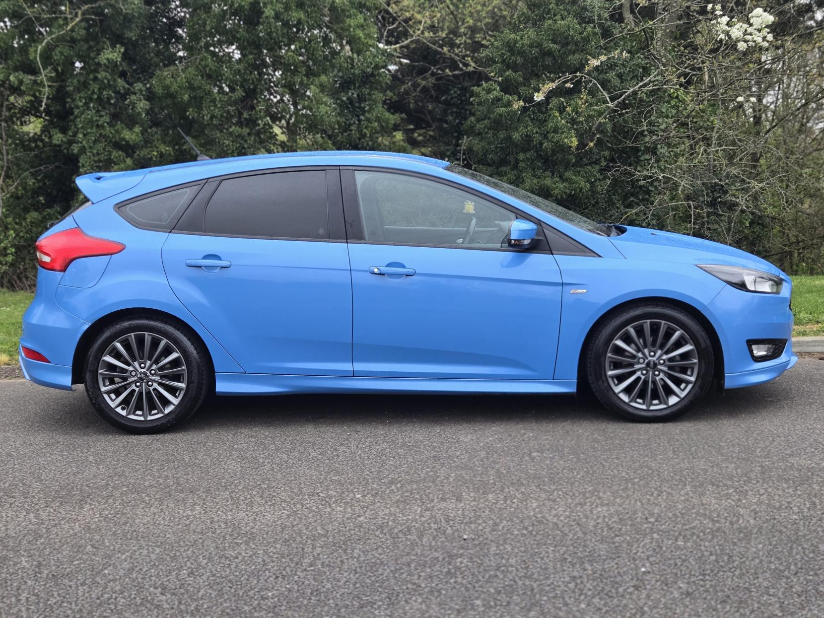 Ford Focus 1.0T EcoBoost ST-Line Hatchback 5dr Petrol Manual Euro 6 (s/s) (125 ps)