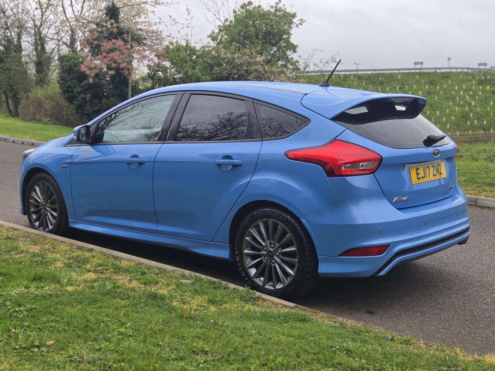 Ford Focus 1.0T EcoBoost ST-Line Hatchback 5dr Petrol Manual Euro 6 (s/s) (125 ps)