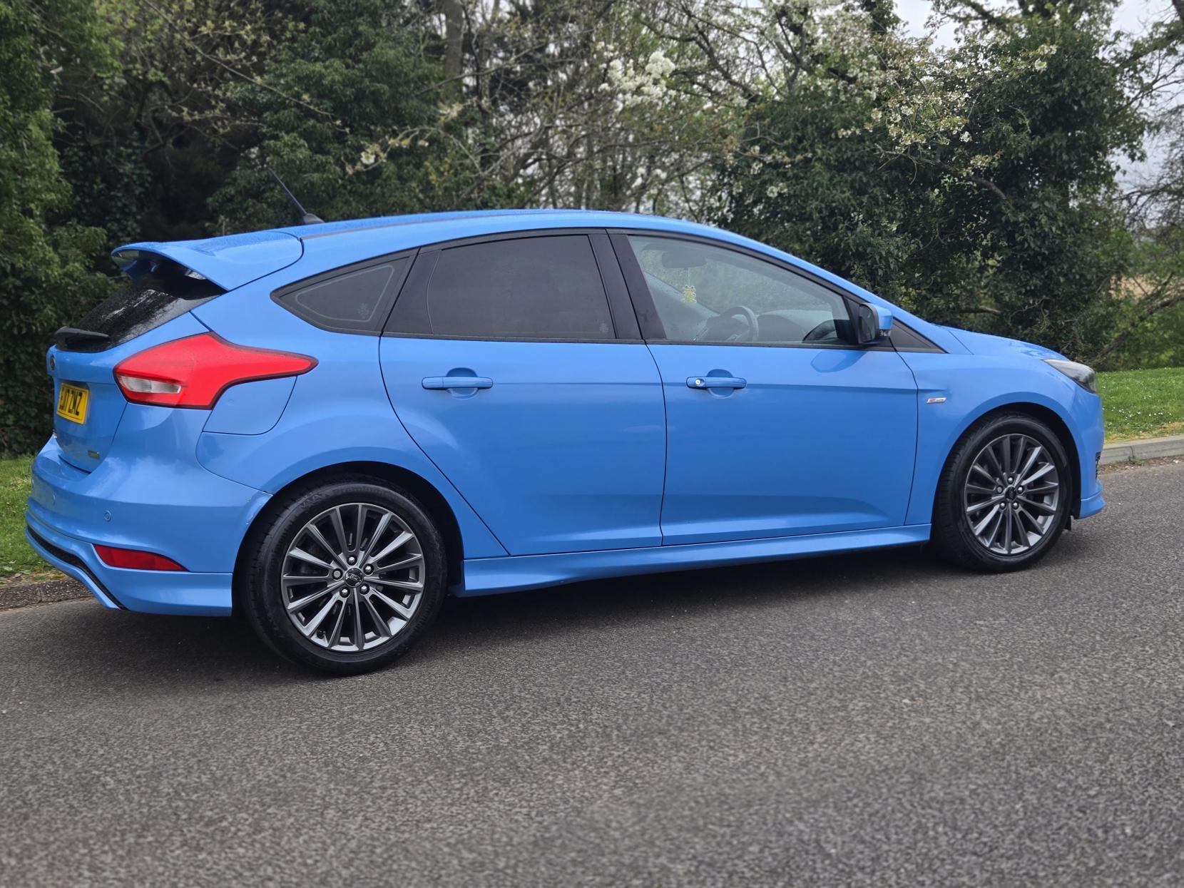 Ford Focus 1.0T EcoBoost ST-Line Hatchback 5dr Petrol Manual Euro 6 (s/s) (125 ps)