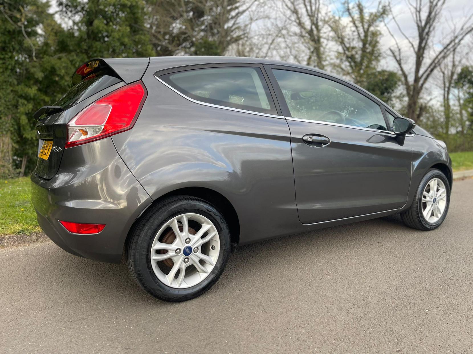 Ford Fiesta 1.0T EcoBoost Zetec Hatchback 3dr Petrol Manual Euro 6 (s/s) (100 ps)