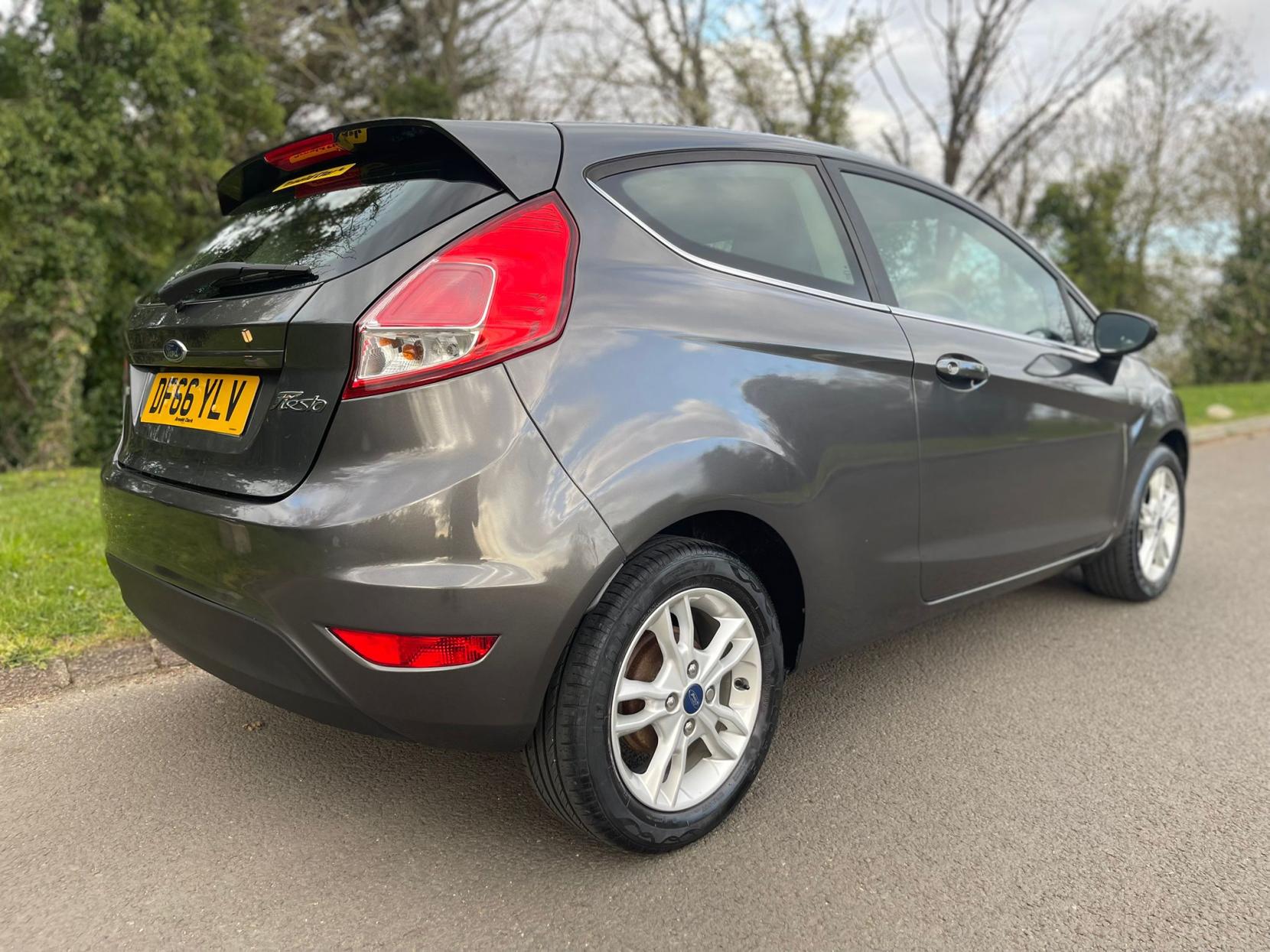 Ford Fiesta 1.0T EcoBoost Zetec Hatchback 3dr Petrol Manual Euro 6 (s/s) (100 ps)