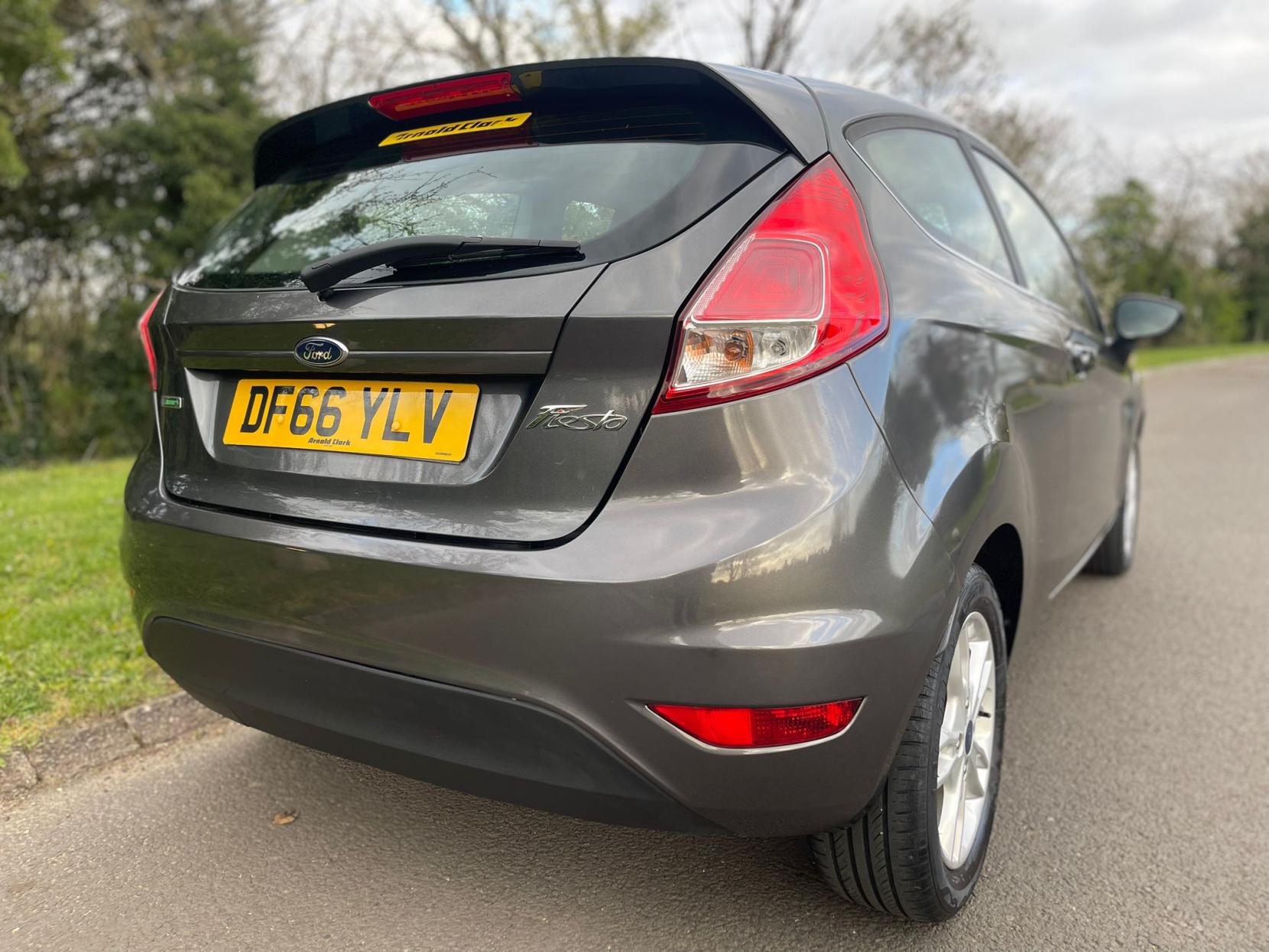 Ford Fiesta 1.0T EcoBoost Zetec Hatchback 3dr Petrol Manual Euro 6 (s/s) (100 ps)