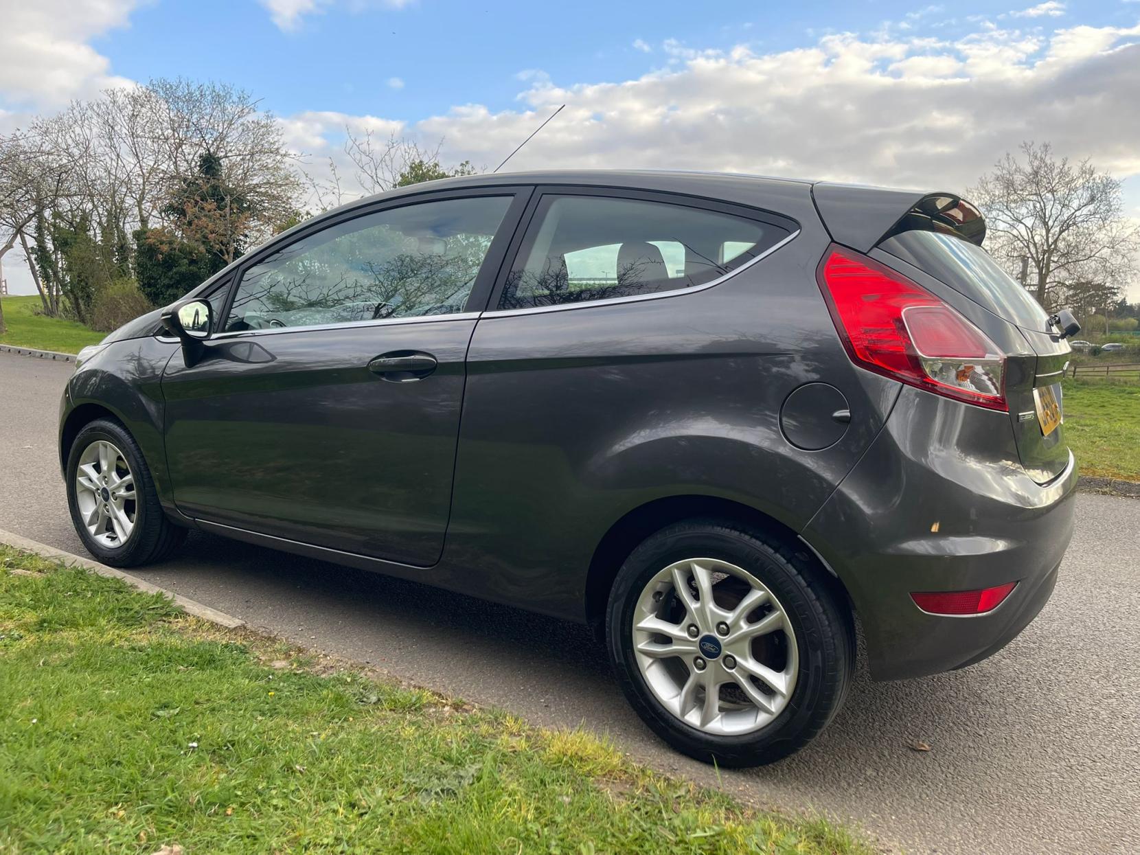 Ford Fiesta 1.0T EcoBoost Zetec Hatchback 3dr Petrol Manual Euro 6 (s/s) (100 ps)