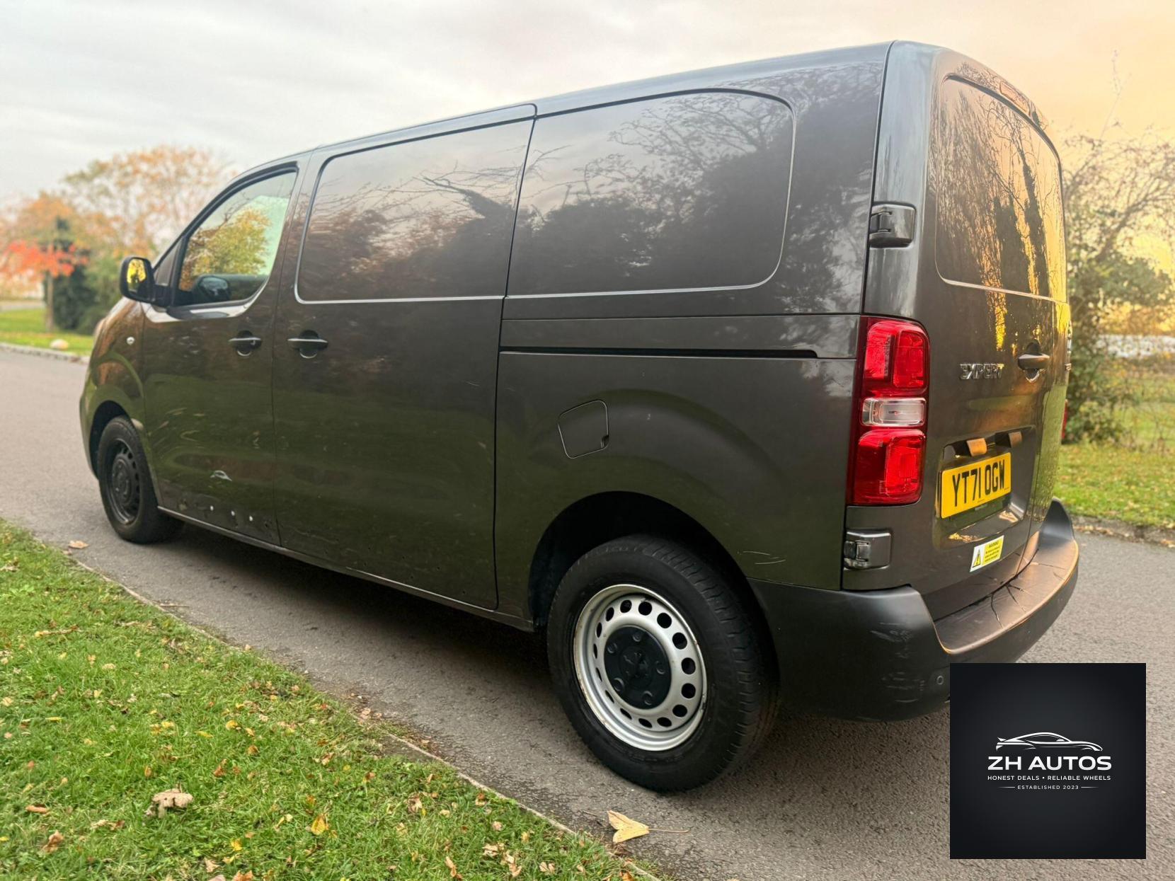 Peugeot Expert 2.0 BlueHDi 1400 Professional Premium Standard Panel Van MWB Euro 6 (s/s) 6dr