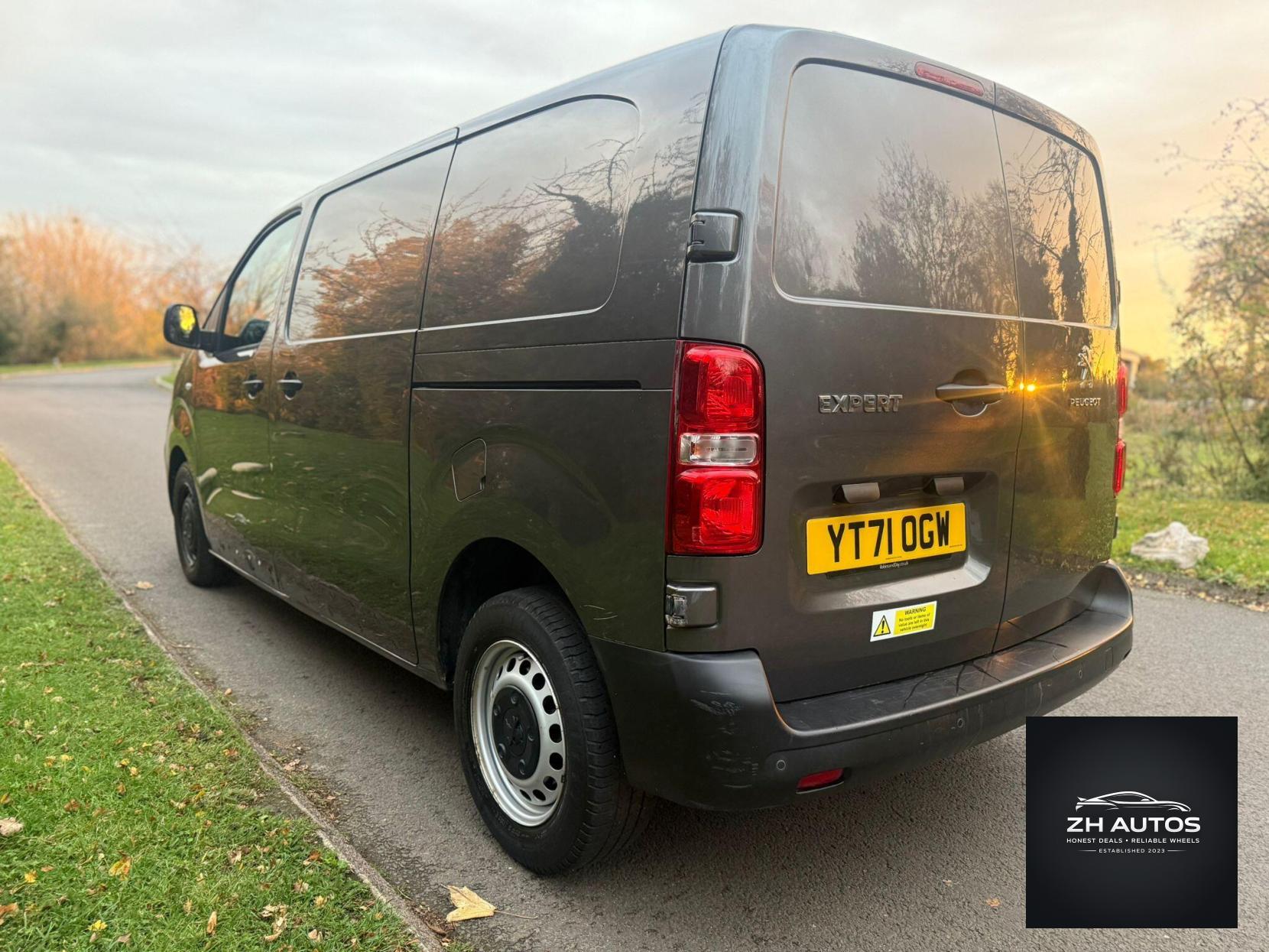 Peugeot Expert 2.0 BlueHDi 1400 Professional Premium Standard Panel Van MWB Euro 6 (s/s) 6dr