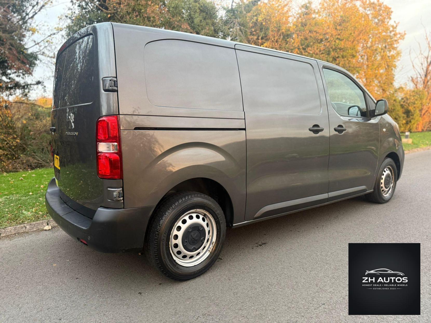 Peugeot Expert 2.0 BlueHDi 1400 Professional Premium Standard Panel Van MWB Euro 6 (s/s) 6dr