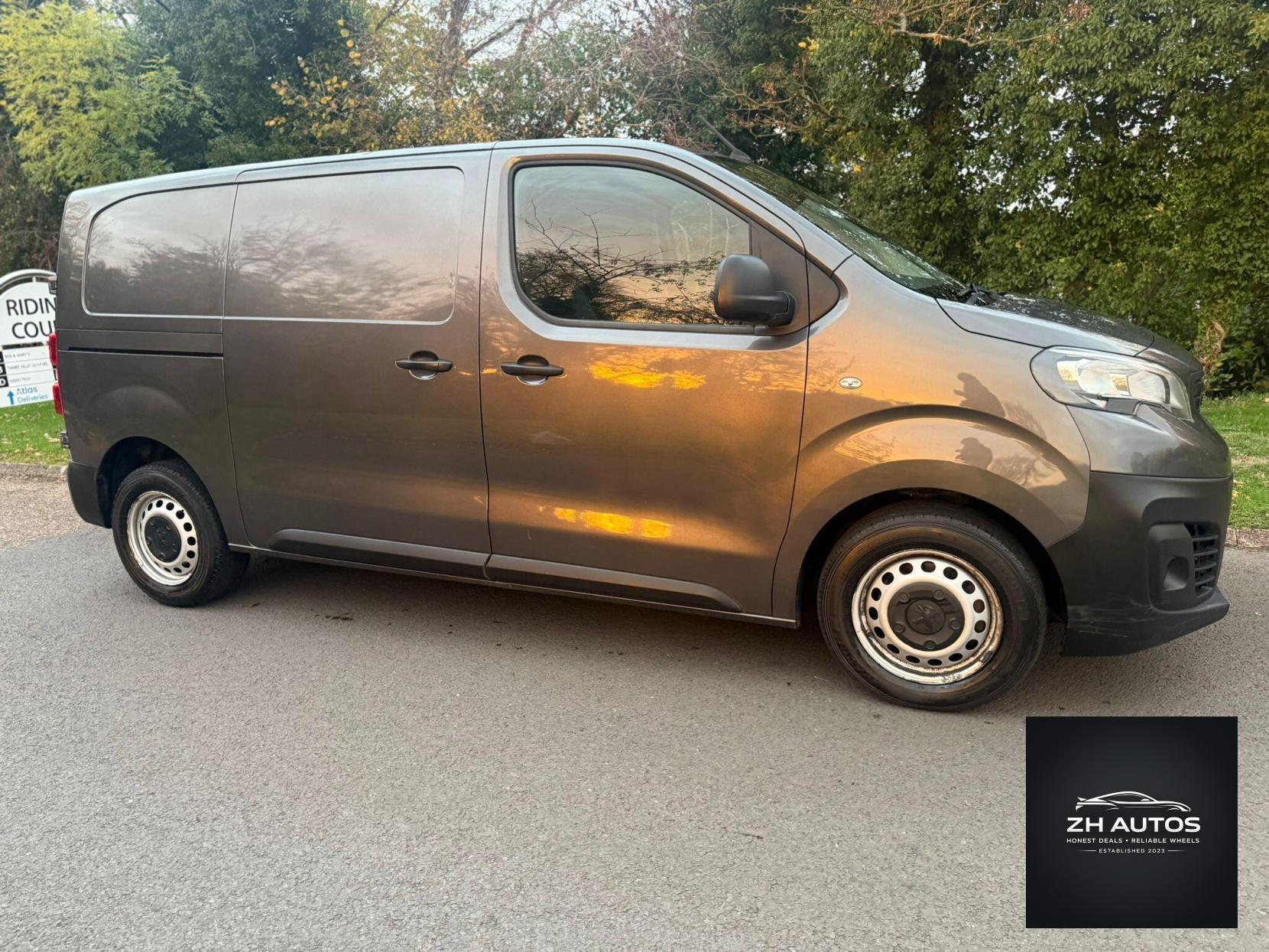 Peugeot Expert 2.0 BlueHDi 1400 Professional Premium Standard Panel Van MWB Euro 6 (s/s) 6dr