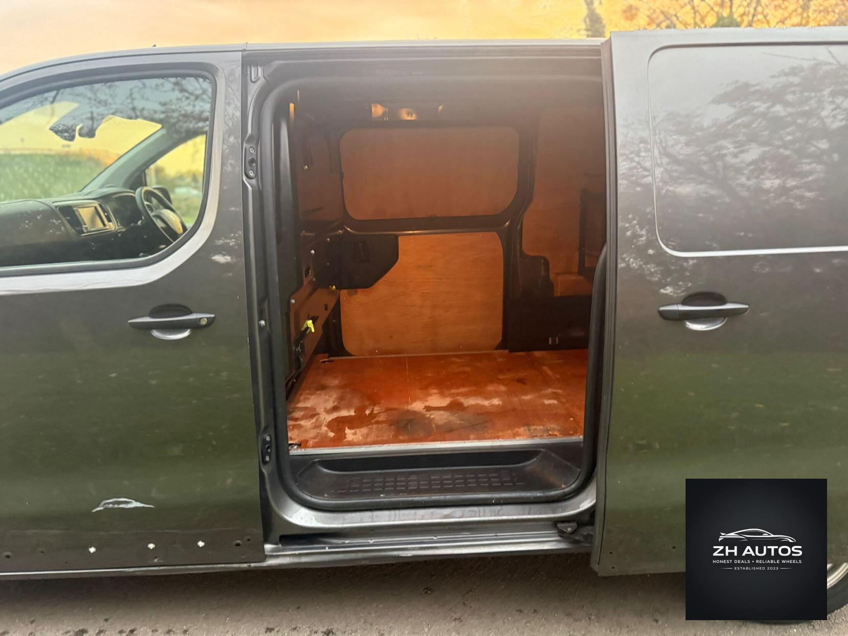 Peugeot Expert 2.0 BlueHDi 1400 Professional Premium Standard Panel Van MWB Euro 6 (s/s) 6dr