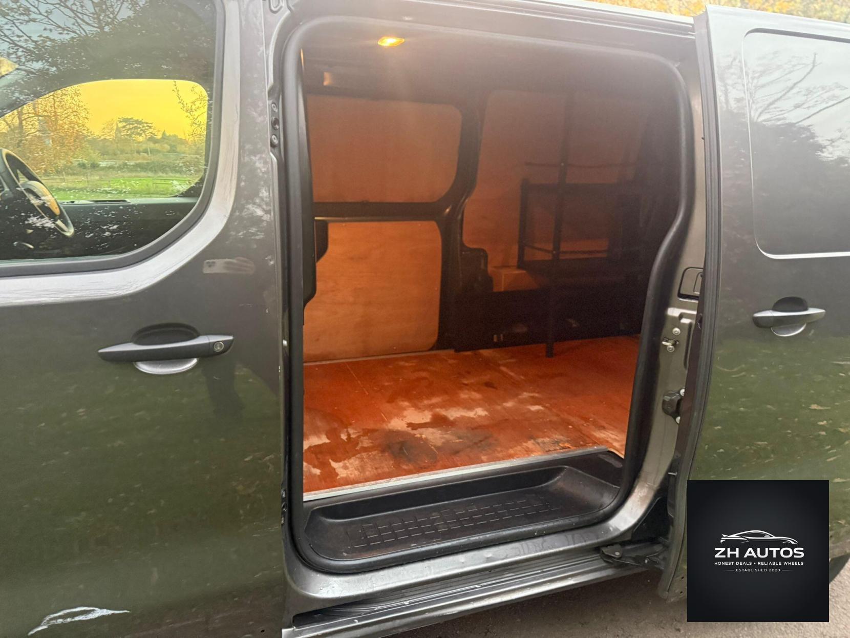 Peugeot Expert 2.0 BlueHDi 1400 Professional Premium Standard Panel Van MWB Euro 6 (s/s) 6dr