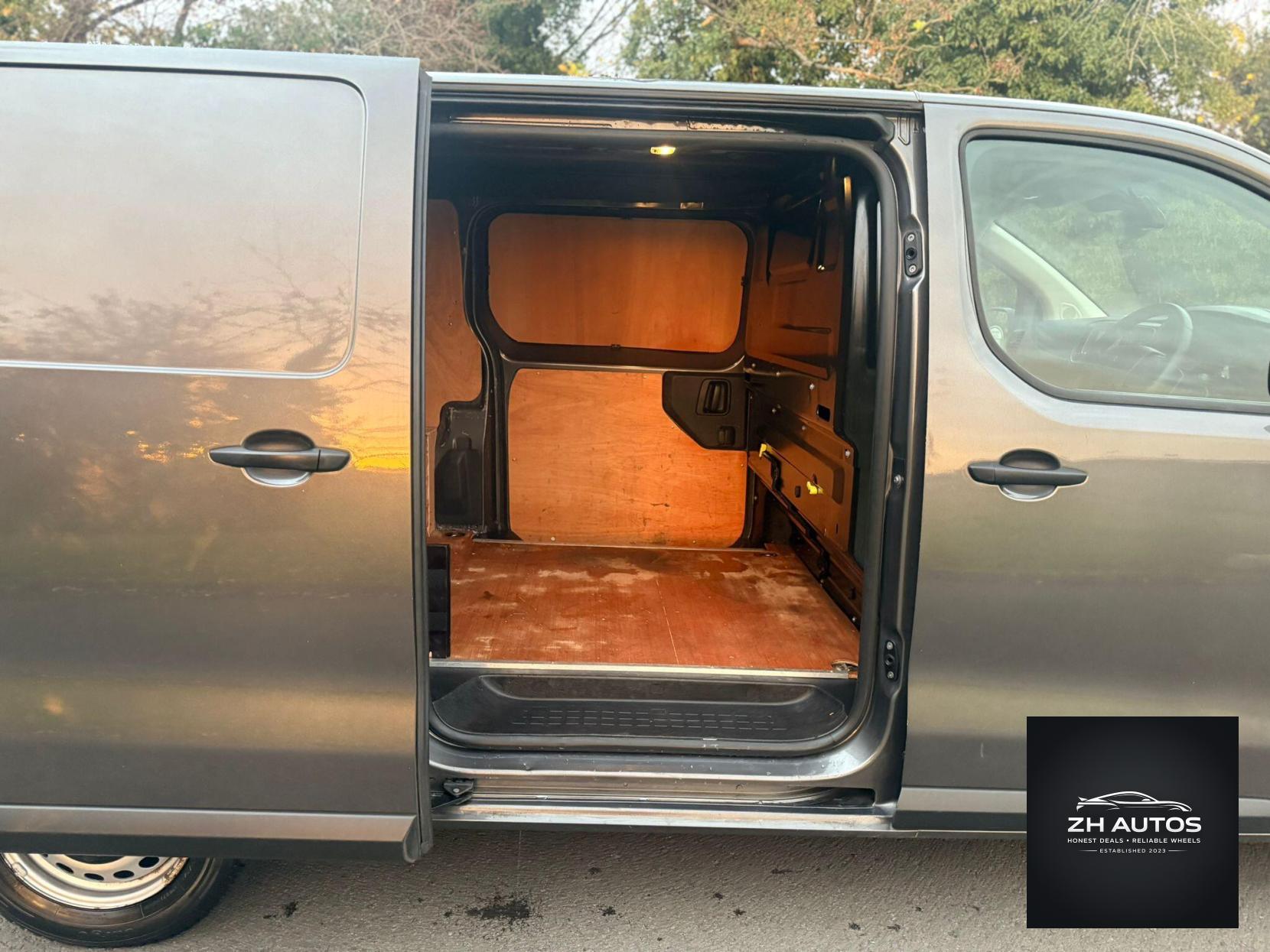 Peugeot Expert 2.0 BlueHDi 1400 Professional Premium Standard Panel Van MWB Euro 6 (s/s) 6dr