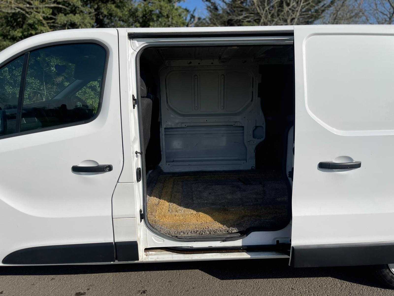 Vauxhall Vivaro 1.6 CDTi 2900 Panel Van 5dr Diesel Manual L2 H1 Euro 6 (120 ps)