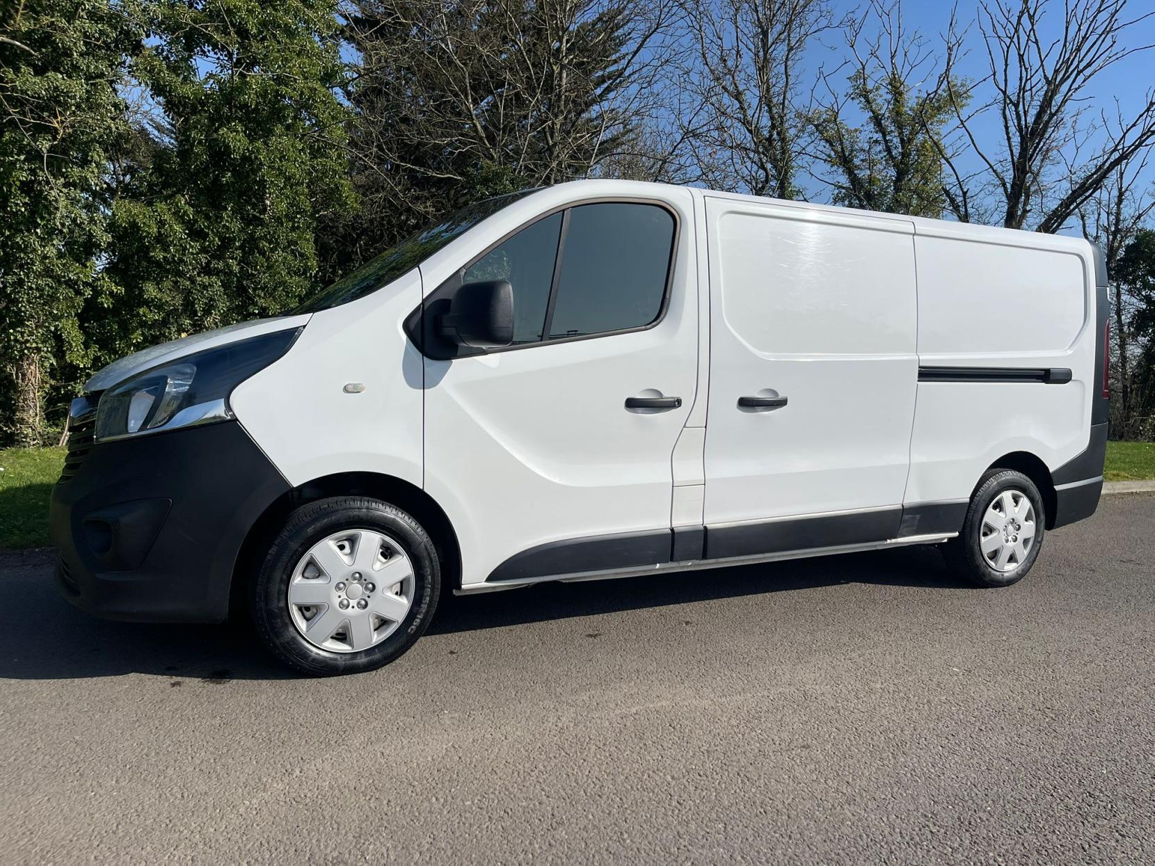 Vauxhall Vivaro 1.6 CDTi 2900 Panel Van 5dr Diesel Manual L2 H1 Euro 6 (120 ps)